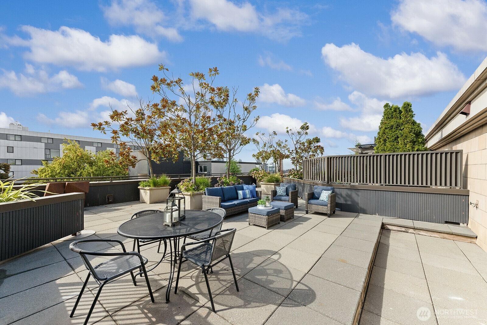Property Photo: 745 Bellevue Avenue E 401 WA 98102