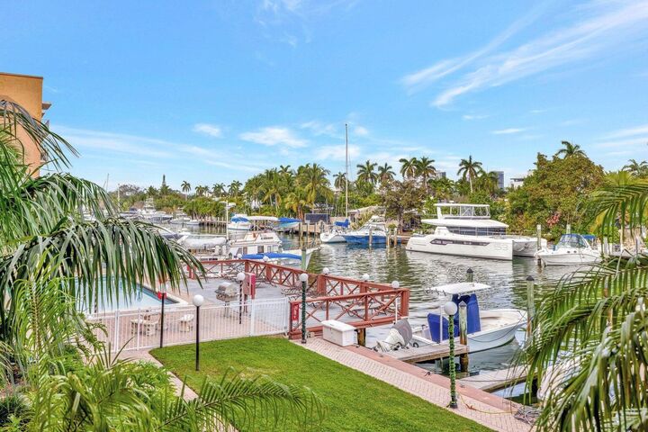 1777 SE 15th Street 215  Fort Lauderdale FL 33316 photo