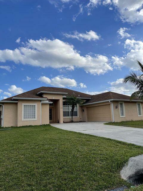 Property Photo: 2202 SW Crocus Lane FL 34953