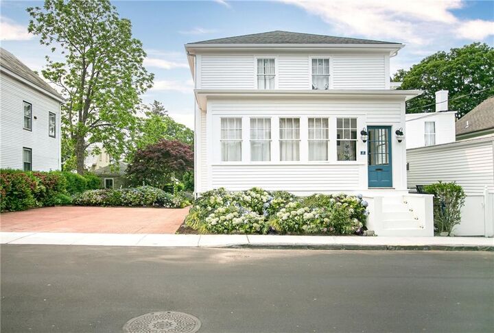 12 Poplar Street  Newport RI 02840 photo