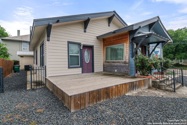 Property Photo:  702 E Euclid Ave  TX 78212 