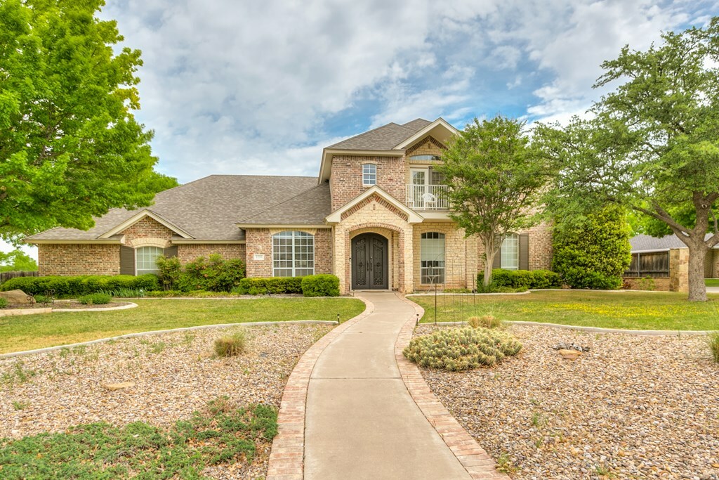 Property Photo: 1218 Ashford Dr TX 76901