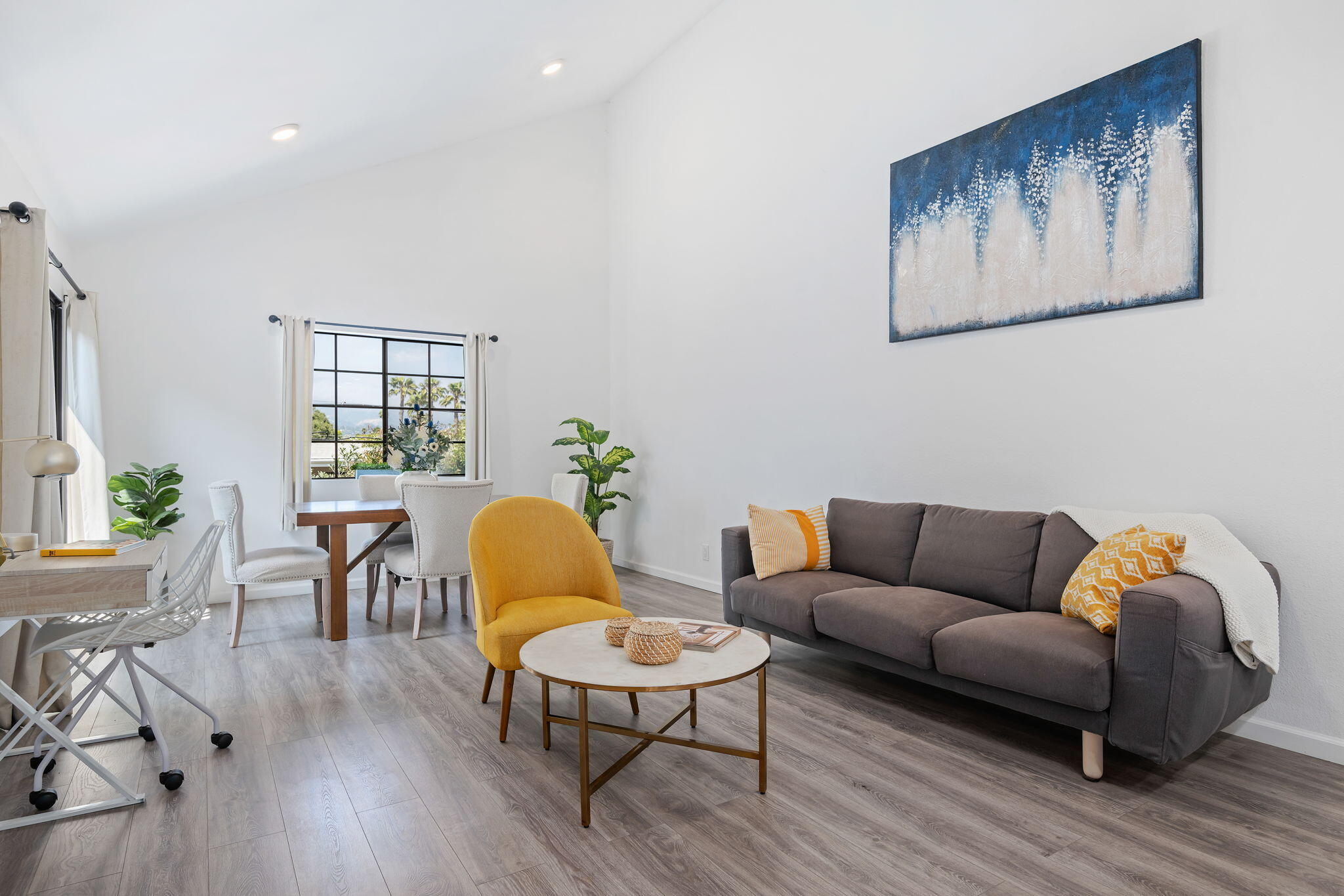 Property Photo:  325 Ladera Street 5  CA 93101 
