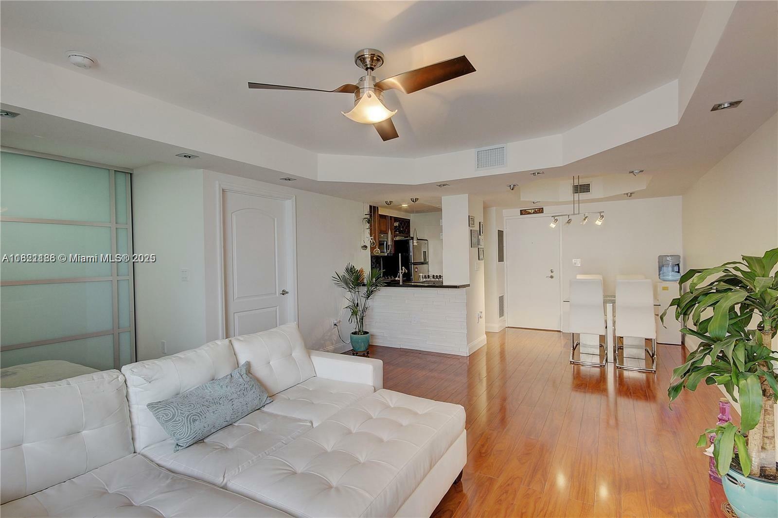Property Photo: 800 West Ave 409 FL 33139