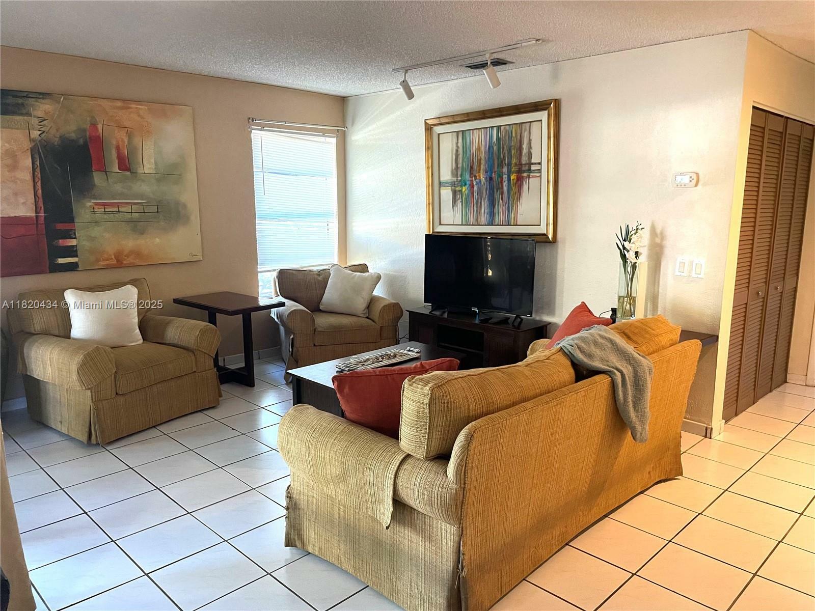 Property Photo: 4840 SW 149th Ct 16H FL 33185