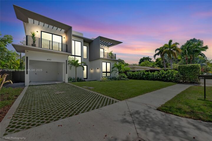 Property Photo: 4110 Park Ave FL 33133