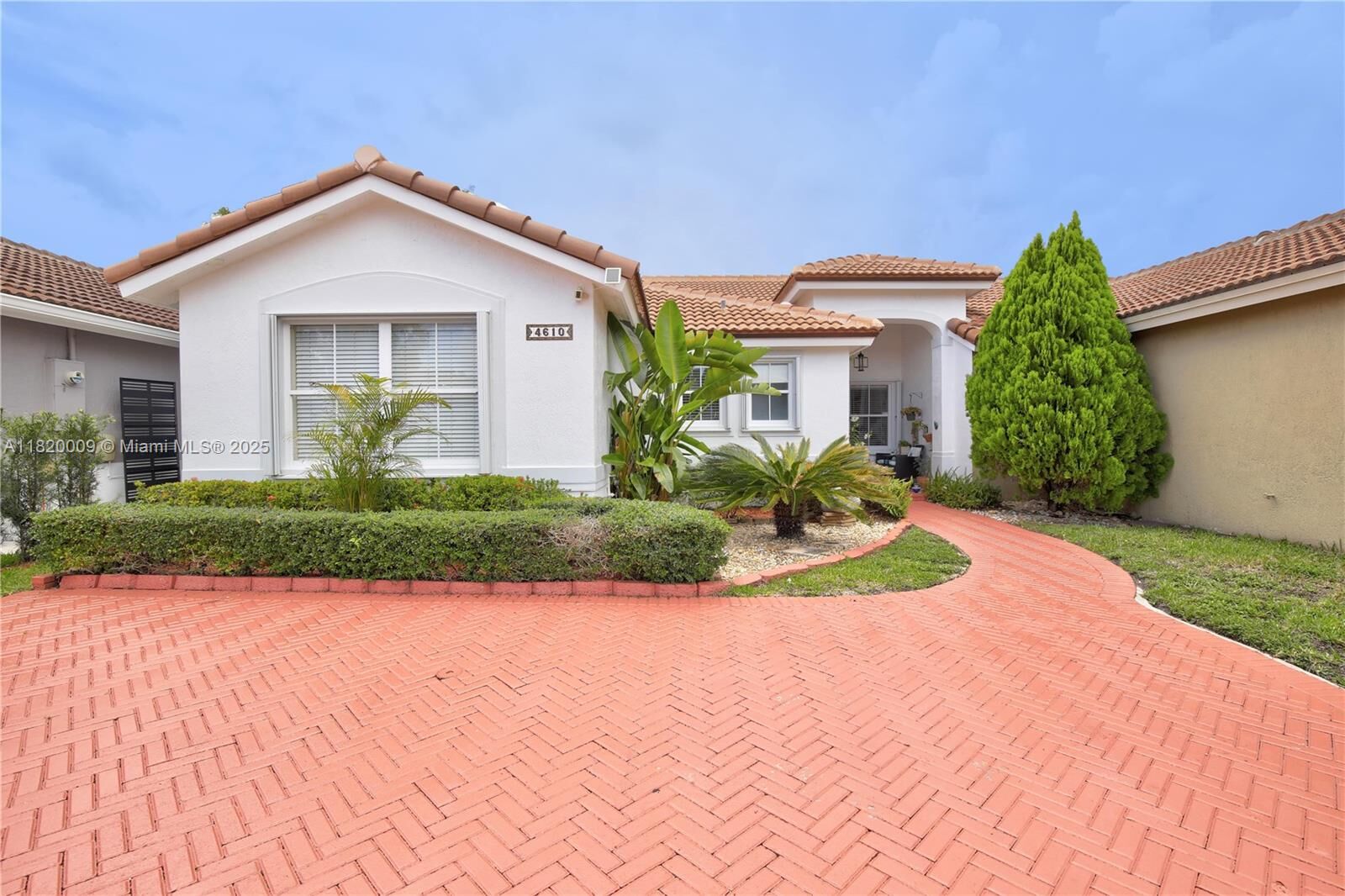 Property Photo:  4610 SW 163rd Path  FL 33185 
