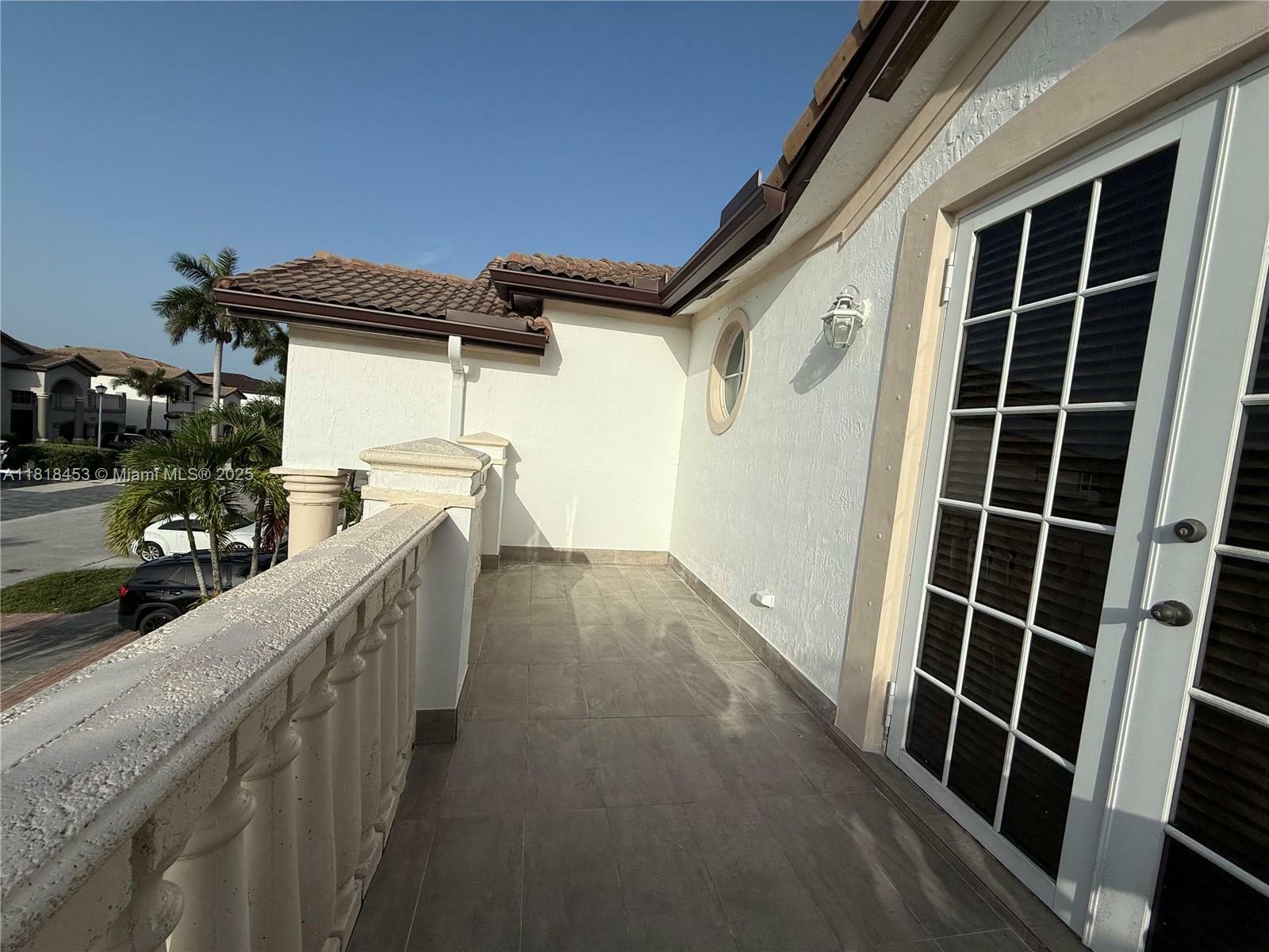 Property Photo: 16472 SW 58th Ter FL 33193