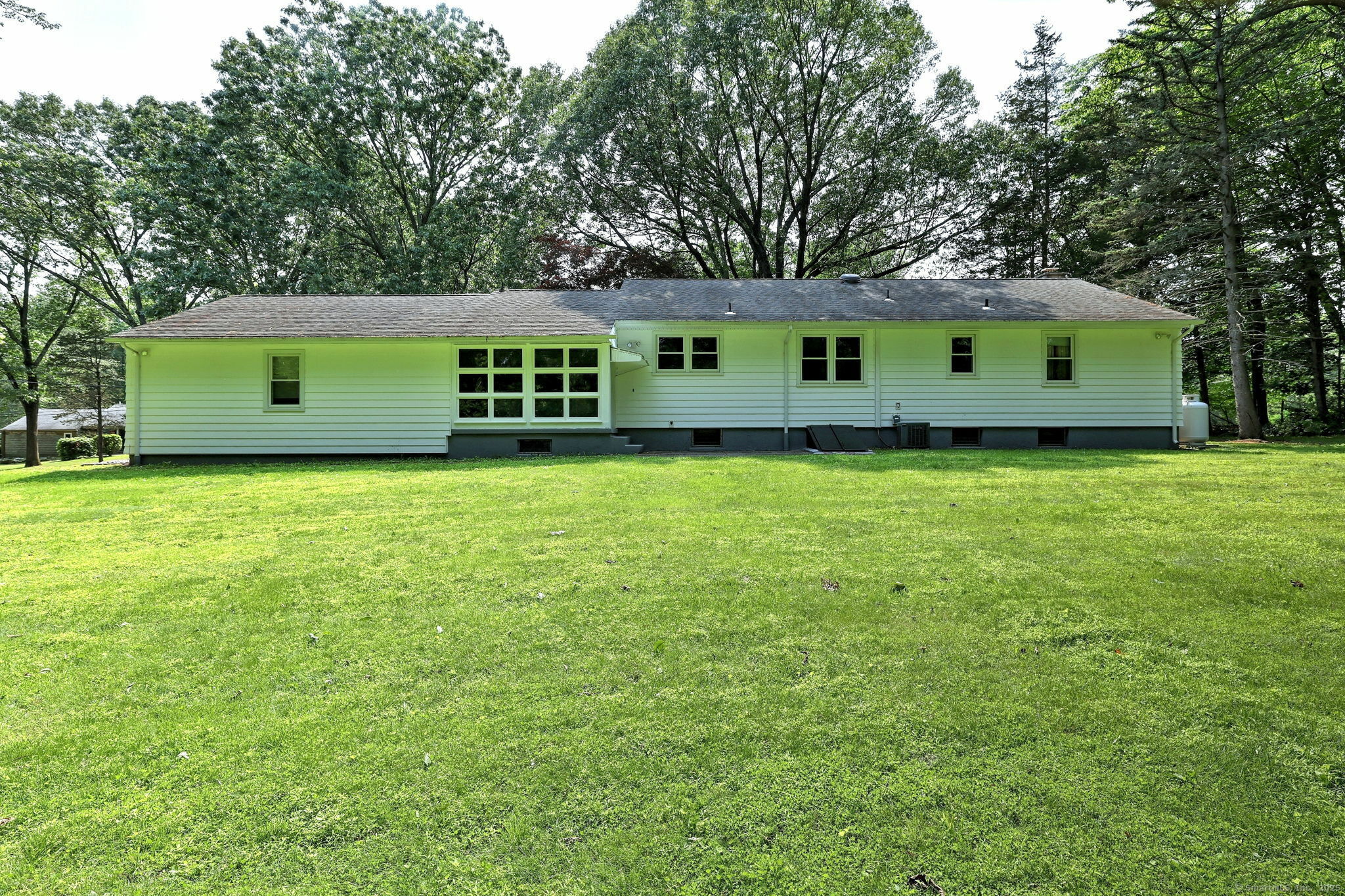 Property Photo:  307 Fairlea Road  CT 06477 