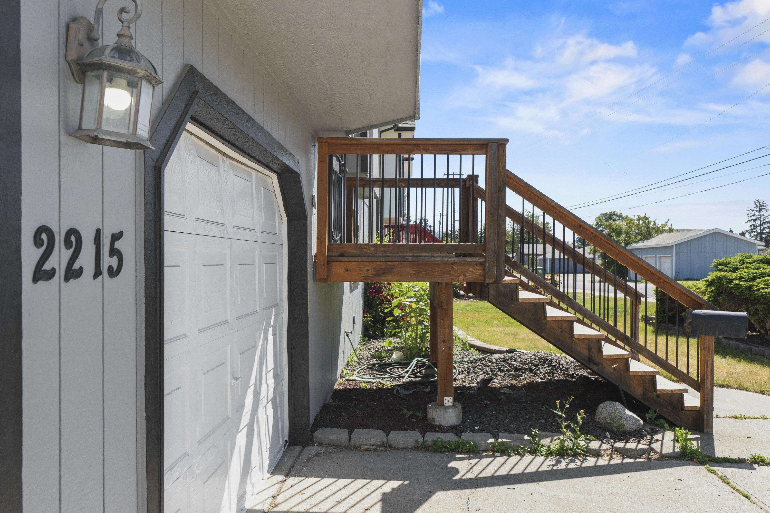Property Photo: 2215 E Garland Ave WA 99207