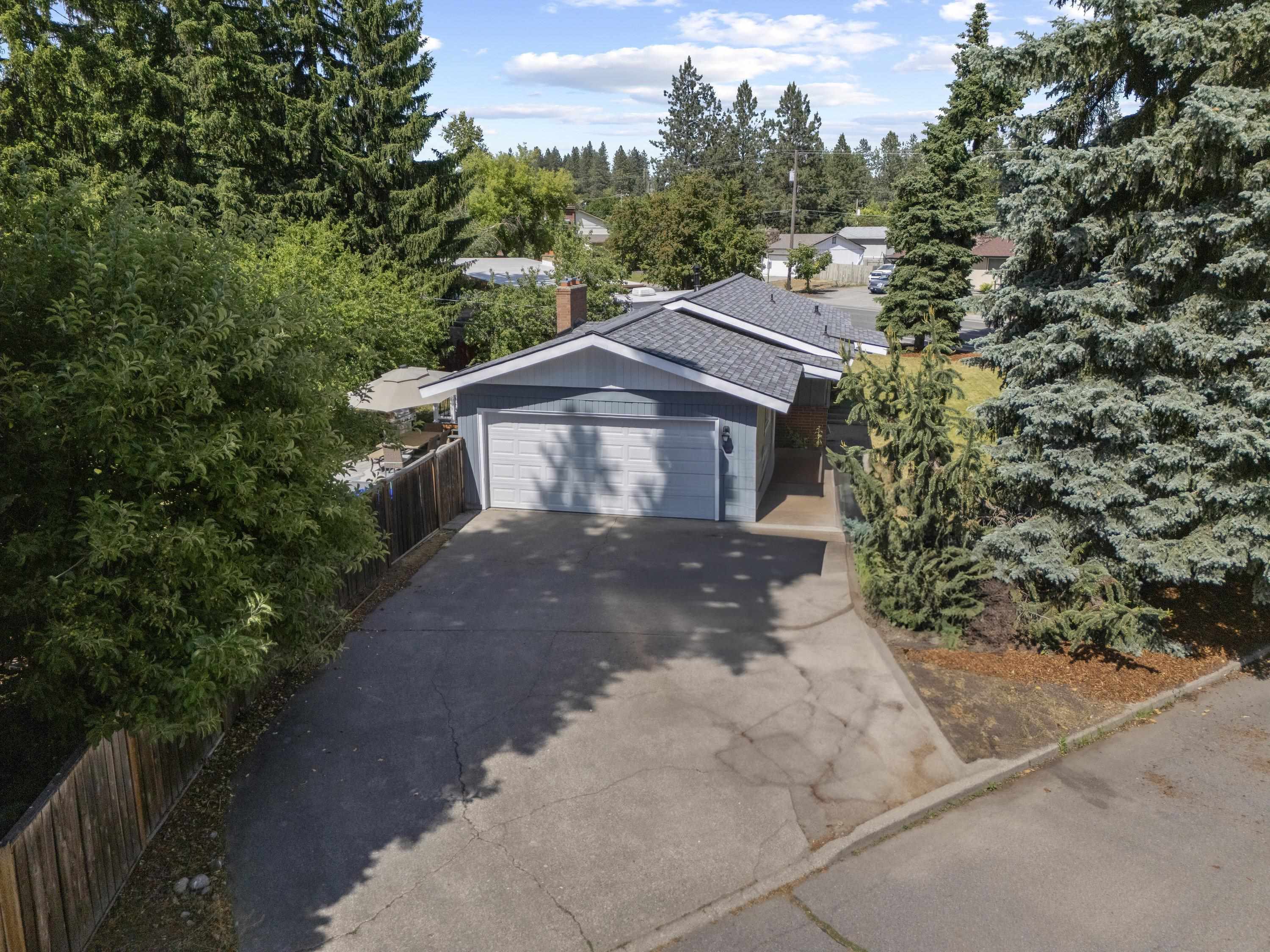 Property Photo: 2620 S Pines Rd WA 99206
