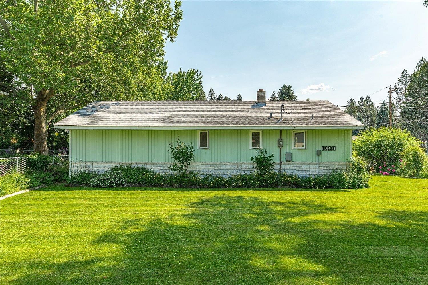 Property Photo:  10904 E 26th Ave  WA 99206 