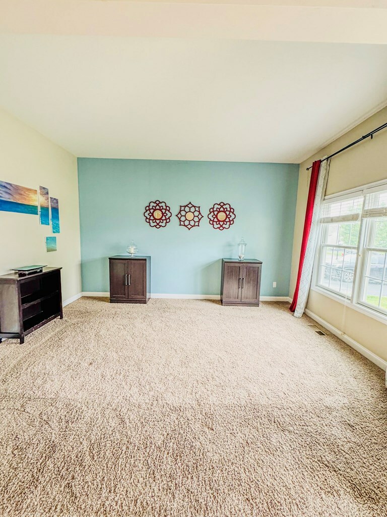 Property Photo: 436 Lilyfield Lane OH 43119