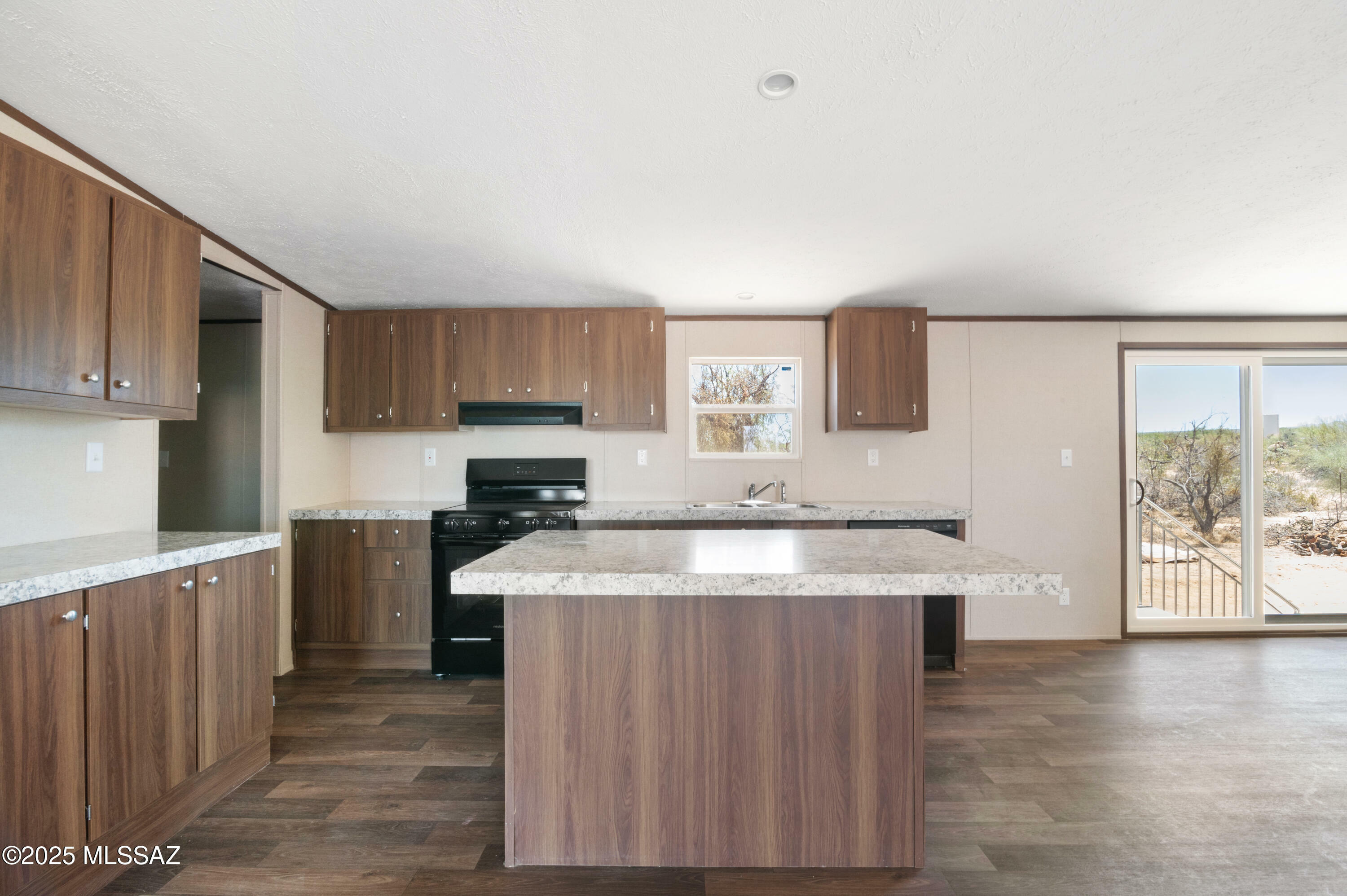 Property Photo: 10965 S Kettering Street AZ 85736