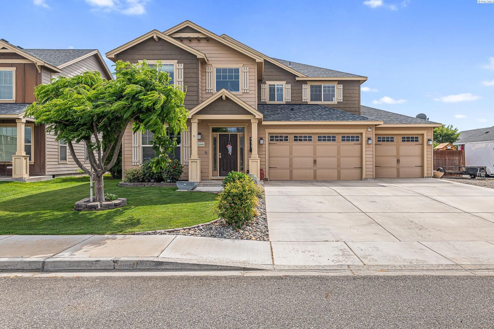 Property Photo:  4215 St Paul Ln  WA 99301 