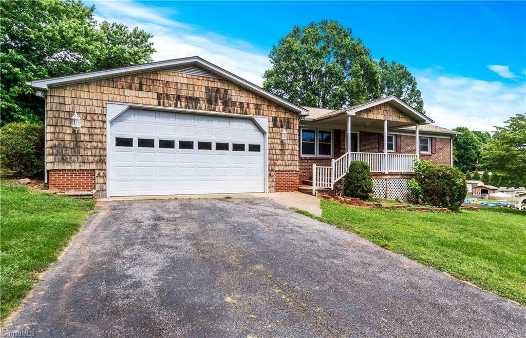 Property Photo: 103 East Street NC 28642