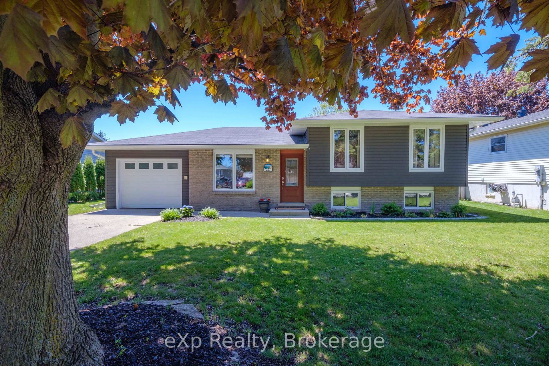 Property Photo: 484 Falconer Street ON N0H 2C2