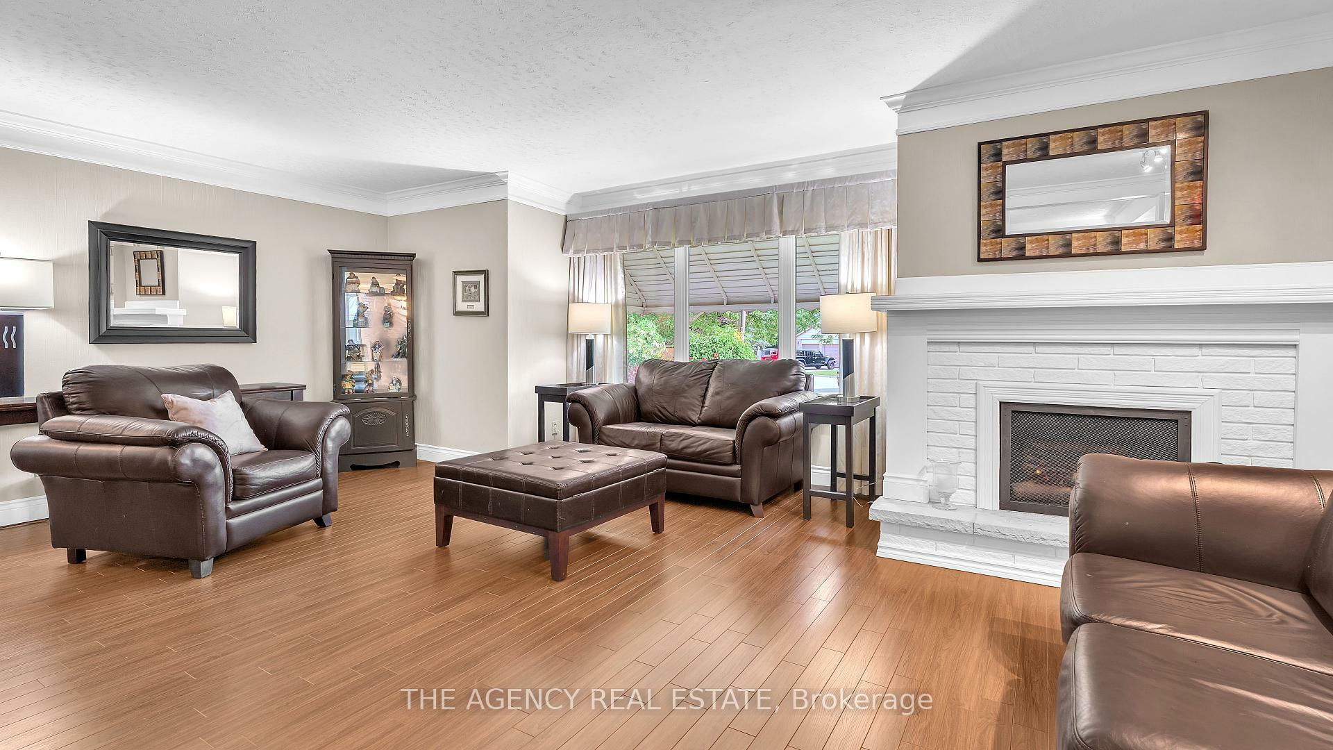Property Photo: 5 Nora Place ON N5R 1N6