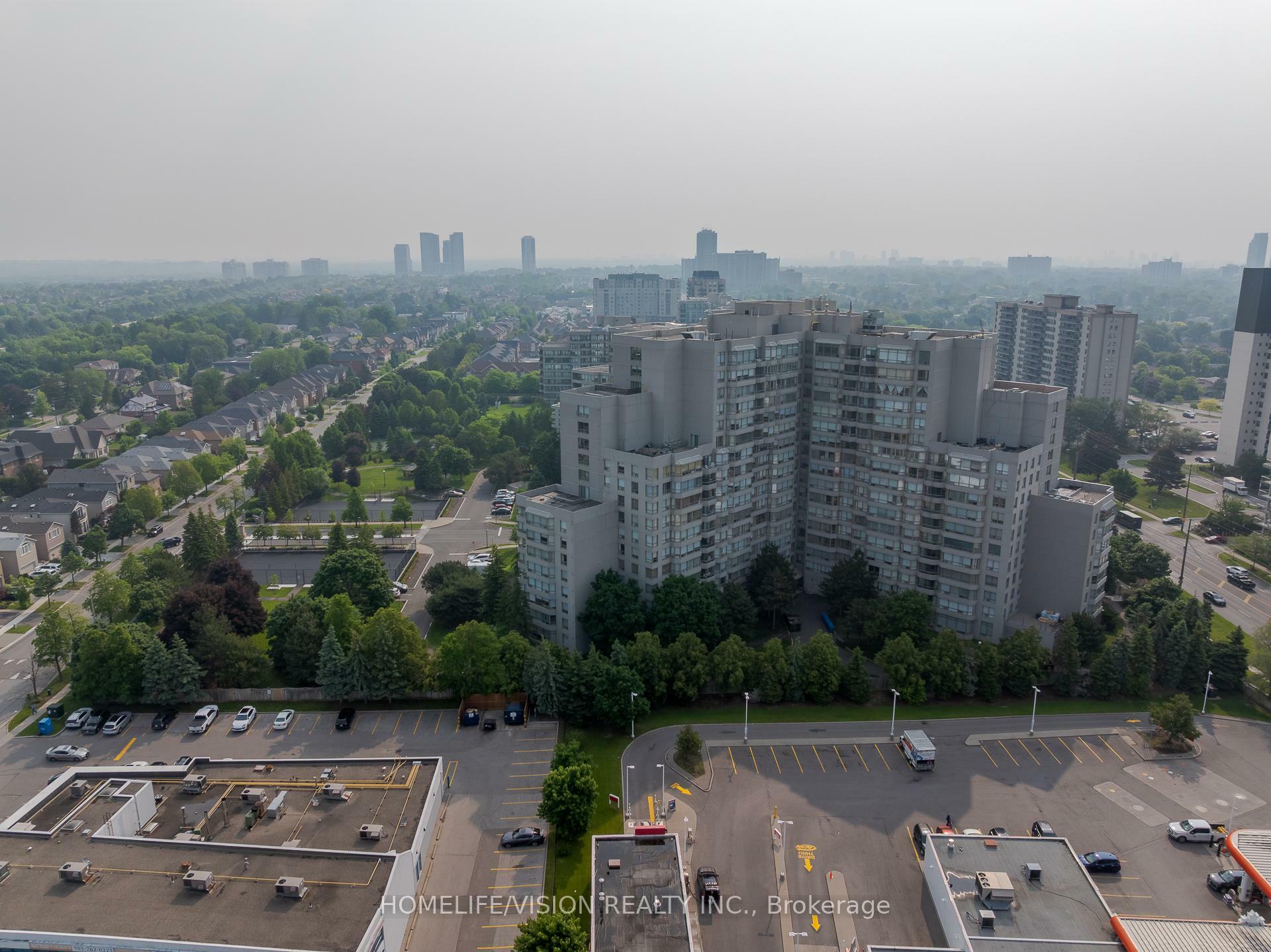 Property Photo: 7 Townsgate Drive 413 ON L4J 7Z9