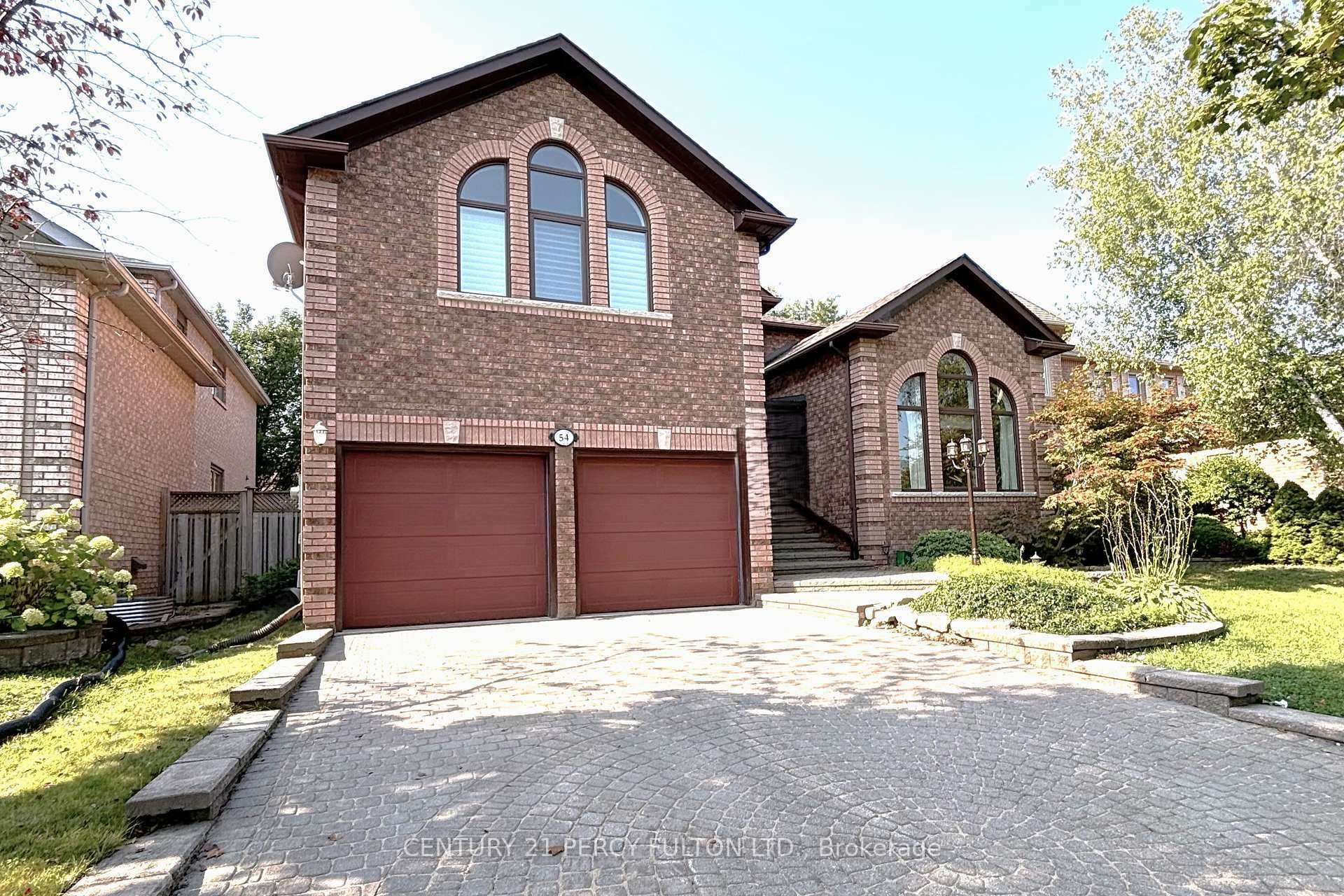 Property Photo:  54 Cityview Circle  ON L4N 7V1 