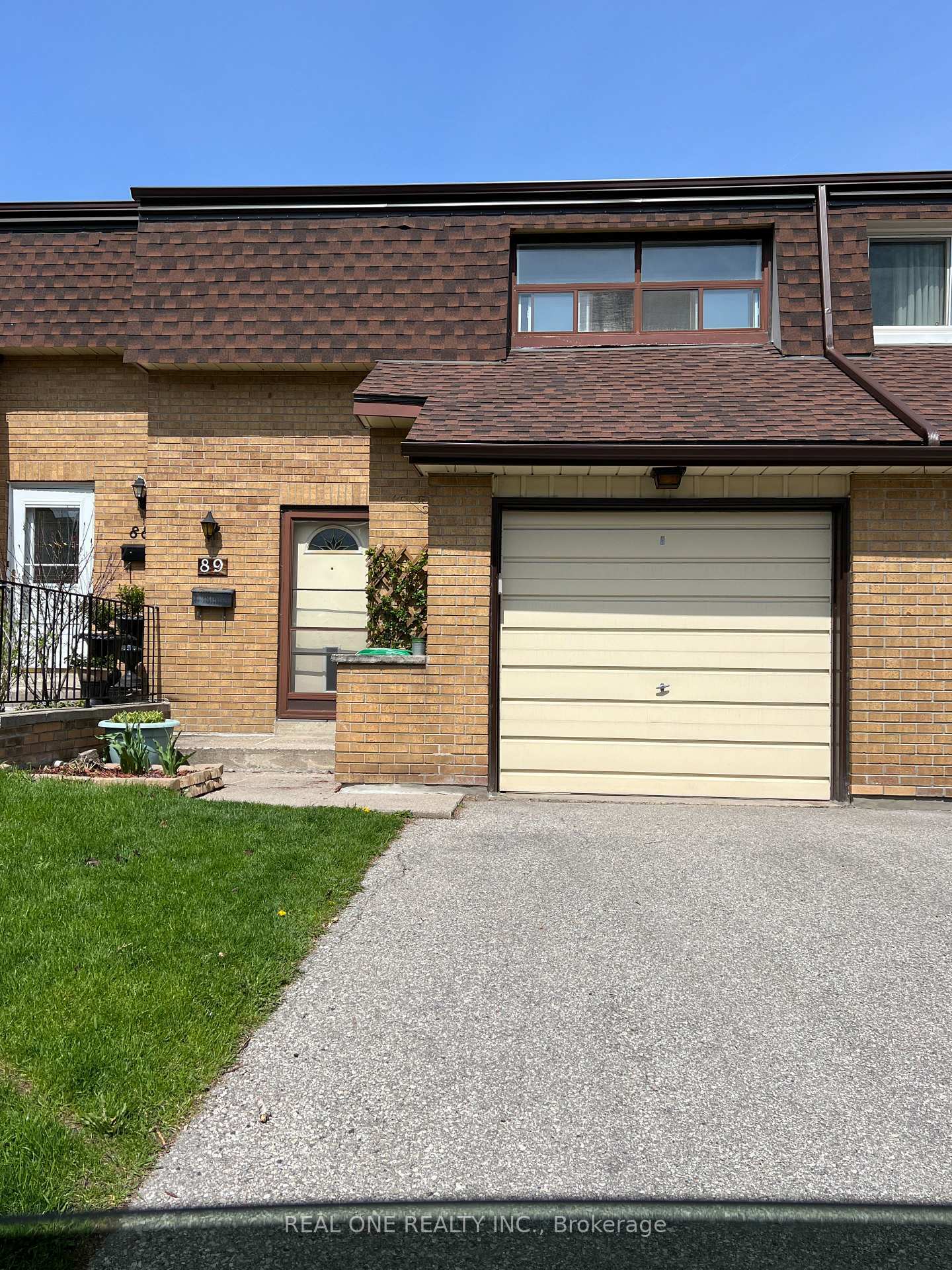 Property Photo: 41 Mississauga Valley Boulevard 89 ON L5A 3N5