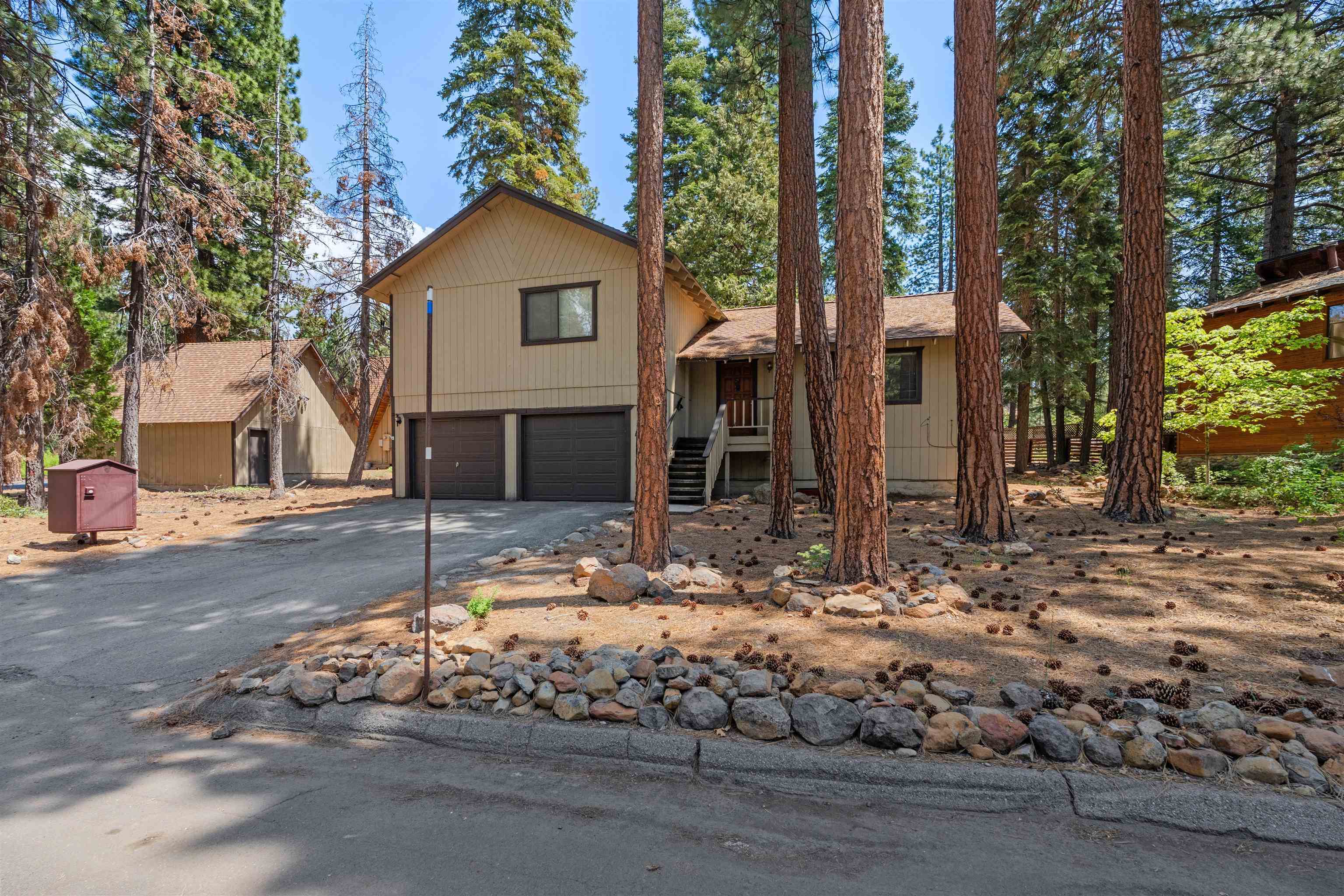Property Photo: 1076 Nottingham Way CA 96148