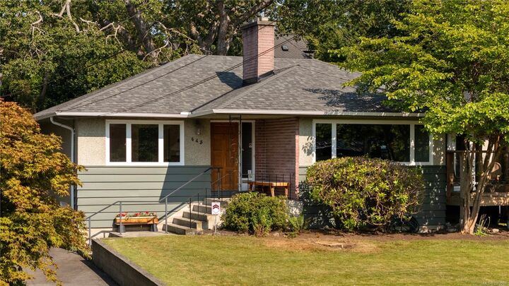 Property Photo: 645 Transit Rd BC V8S 4Z4