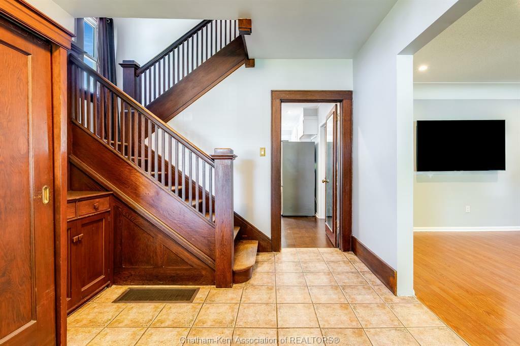 Property Photo: 232 Chatham Street South ON N0P 1A0