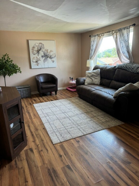 Property Photo: 237 Creston PA 15122