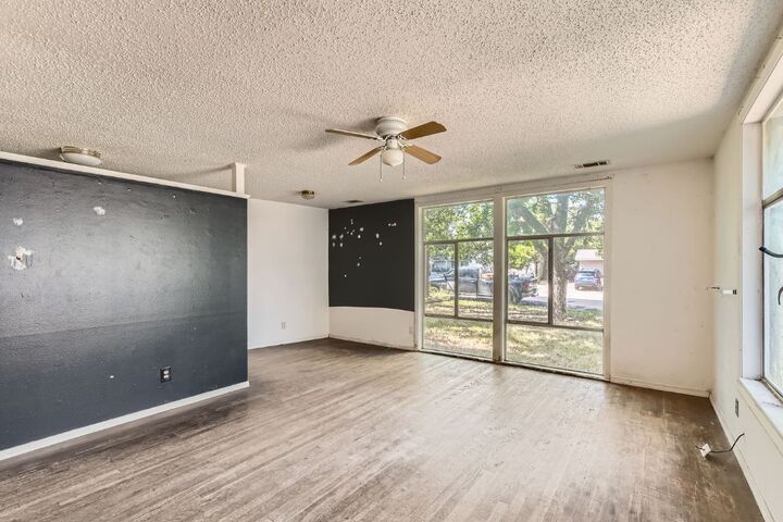 Property Photo: 1611 Suffolk Drive TX 78723