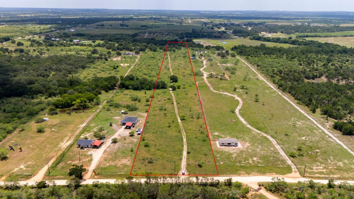 Property Photo: 401 Turnback Trail TX 78616
