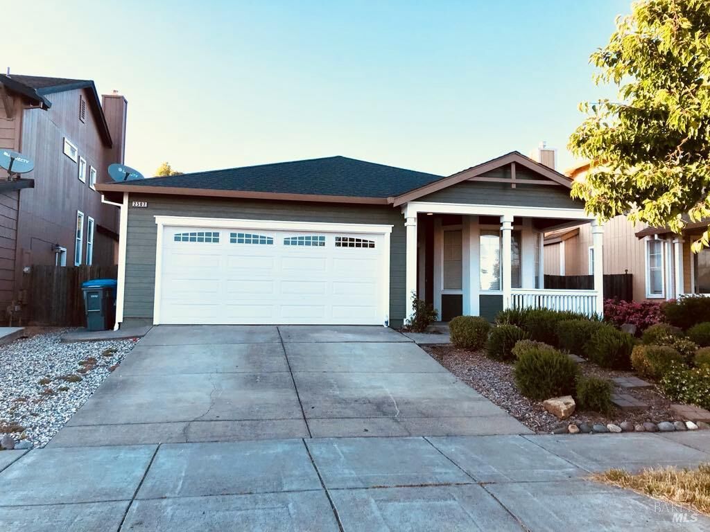 Property Photo:  2507 Winterhaven Avenue  CA 95404 