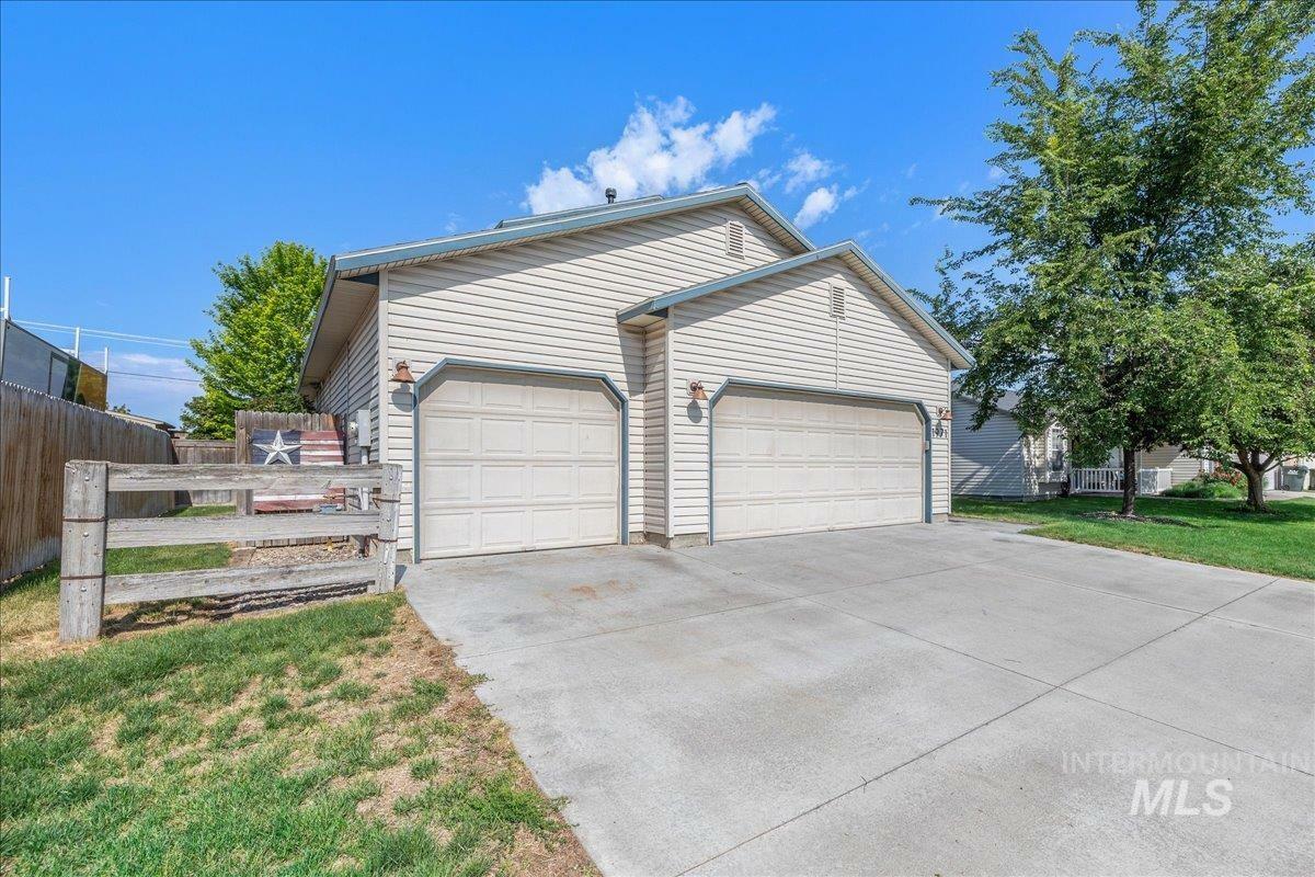 Property Photo: 1971 N Sparrow Hawk Ave ID 83634
