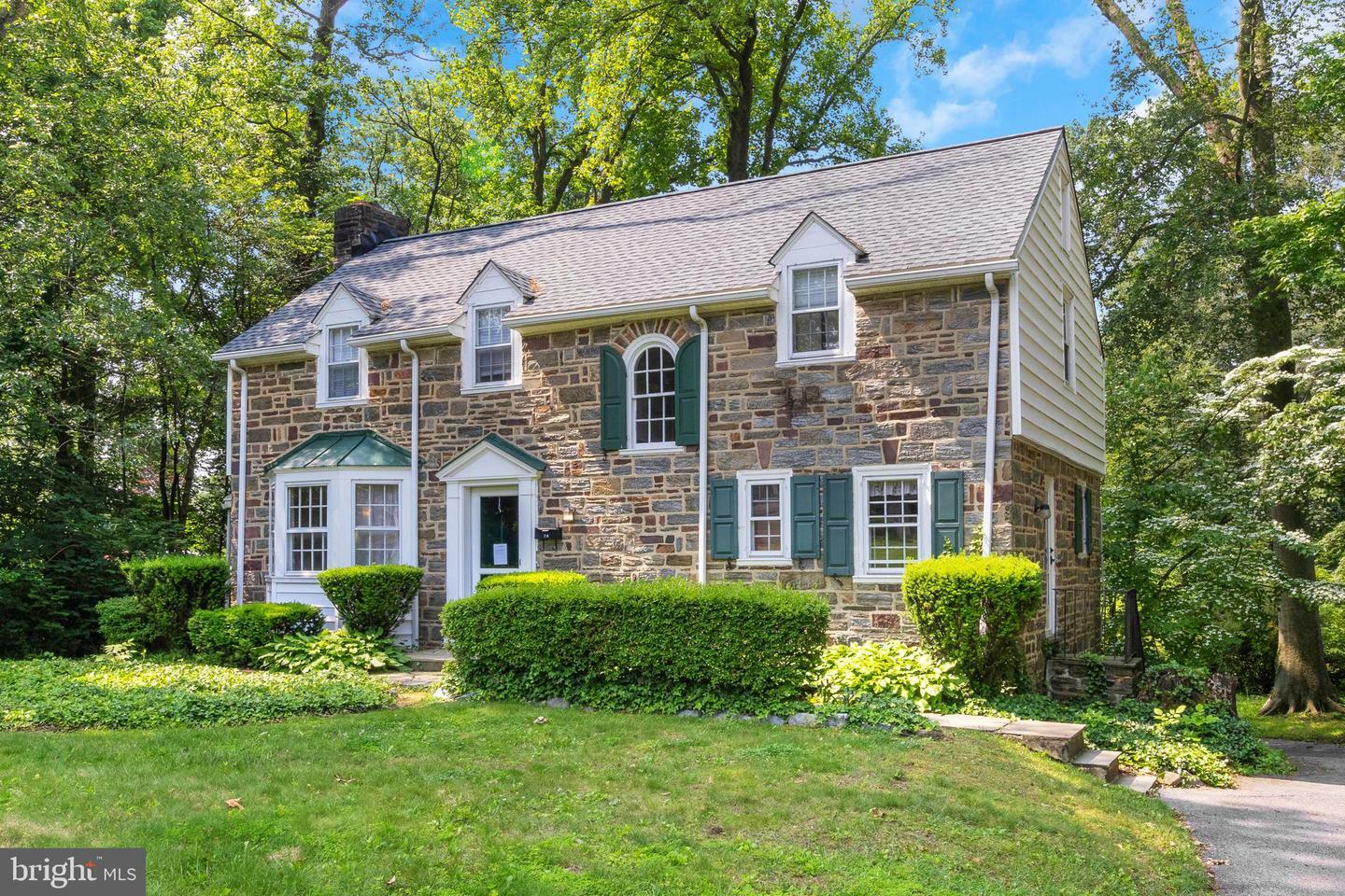 Property Photo:  214 Edgewood Drive  DE 19809 