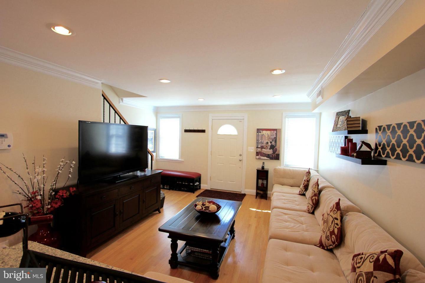 Property Photo: 1135 Colonial Avenue VA 22314