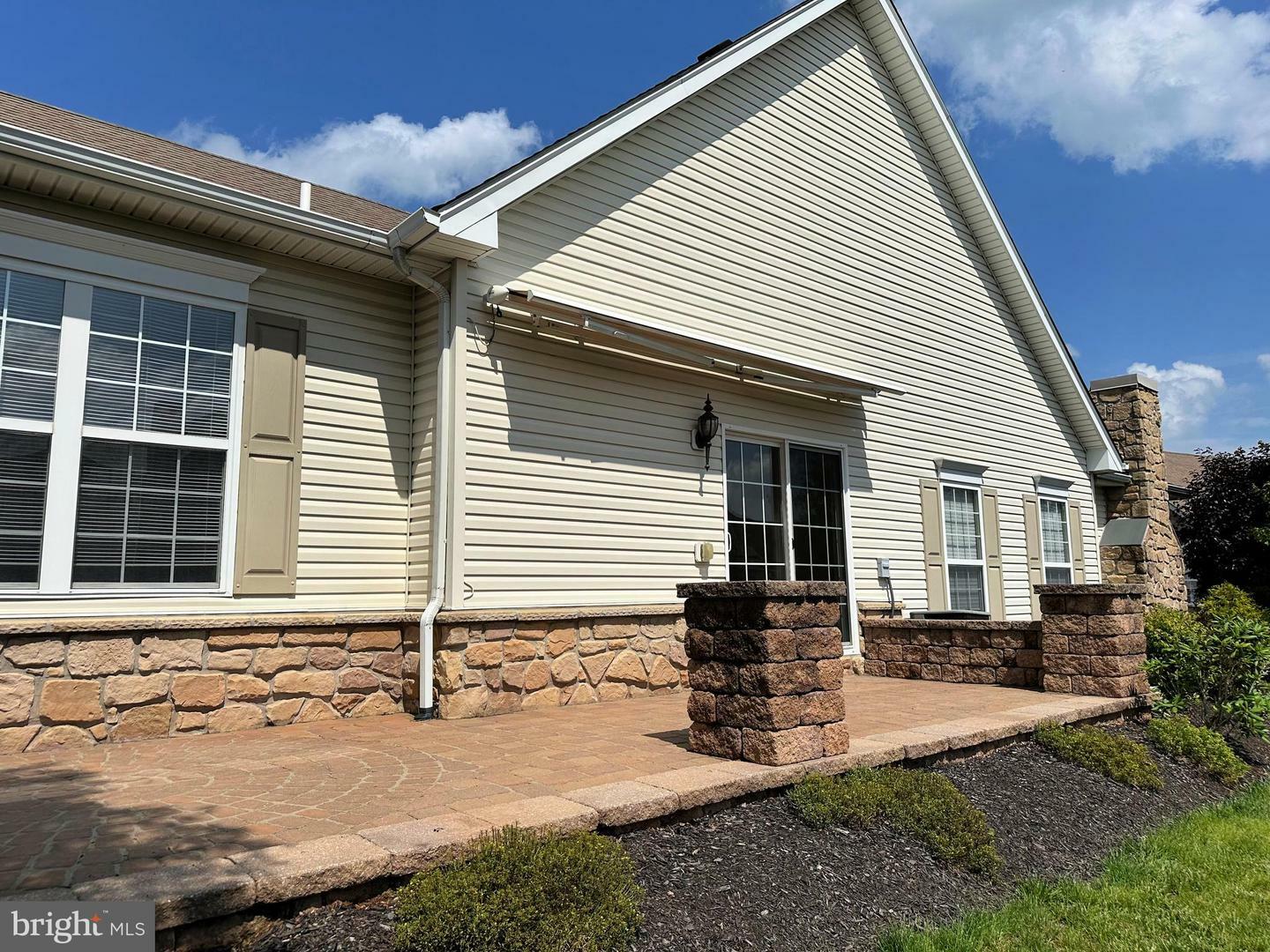 Property Photo: 1039 Burgundy Circle PA 18073