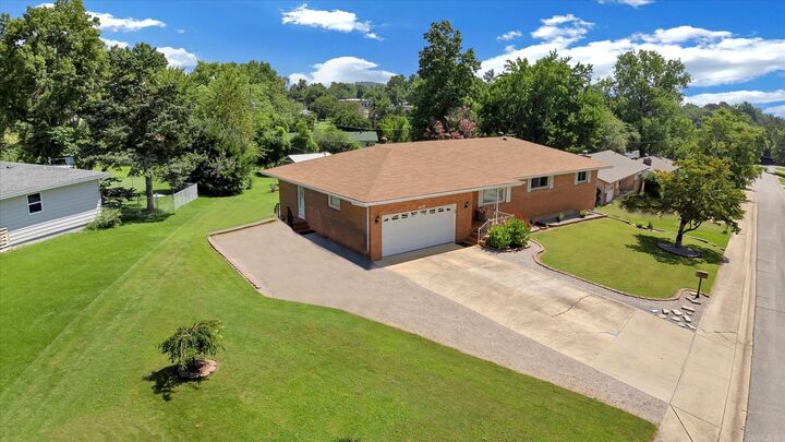 Property Photo: 627 Ridgemont Drive AR 72653
