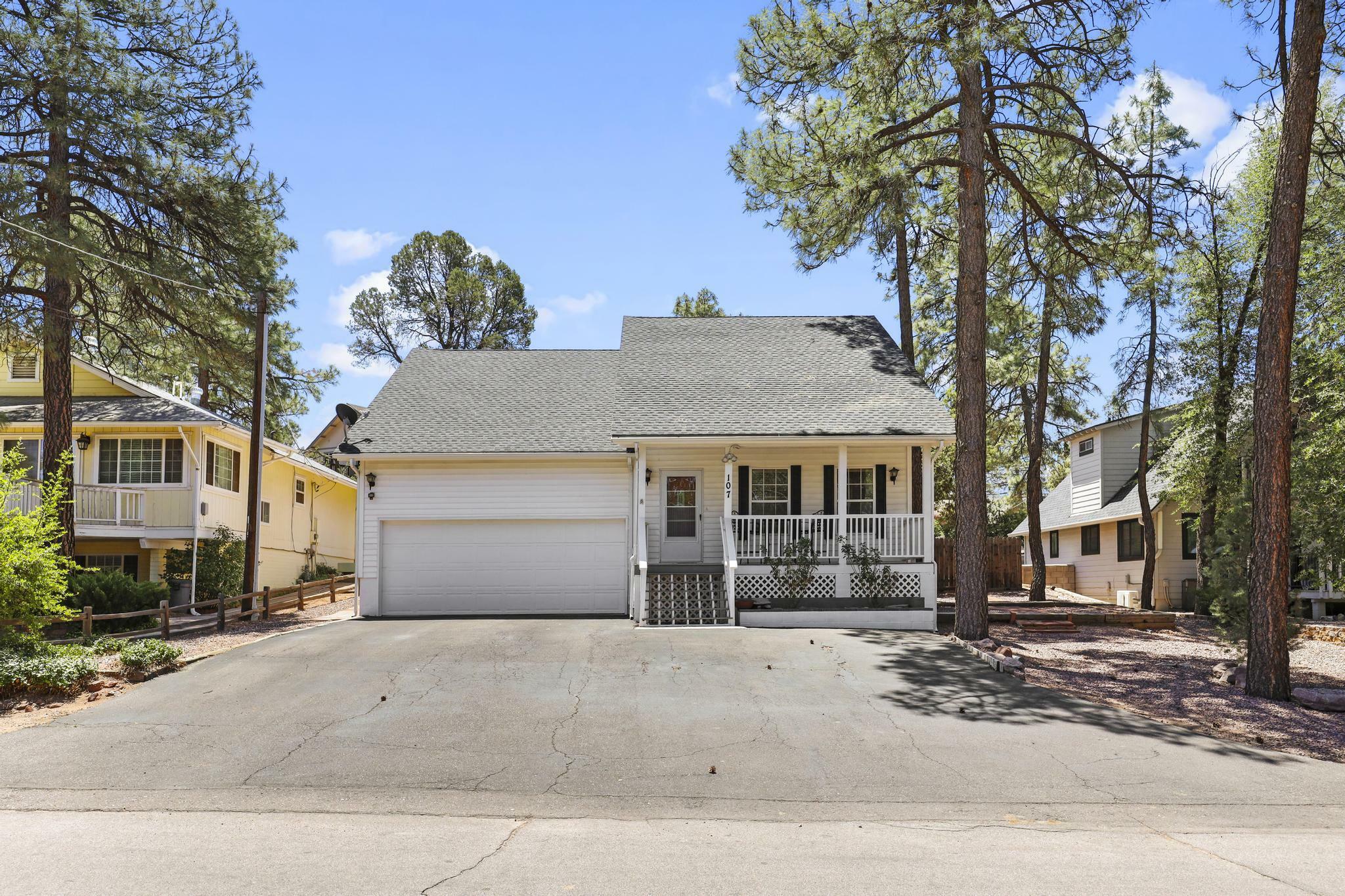 Property Photo: 107 W Sherwood Drive AZ 85541