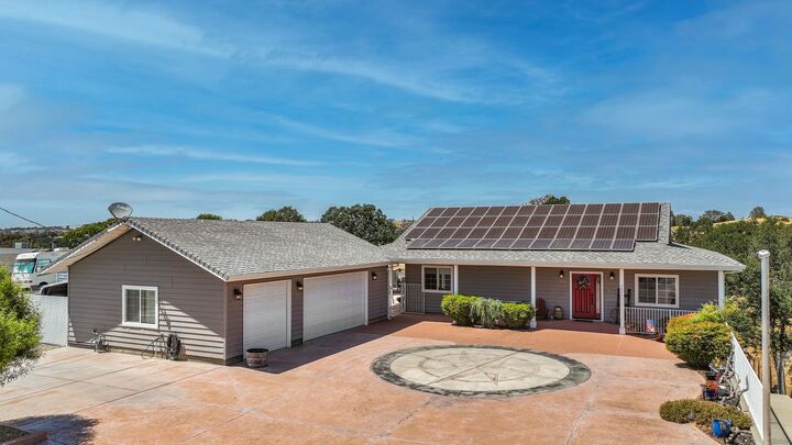 Property Photo:  3651 Delin Way  CA 95252 