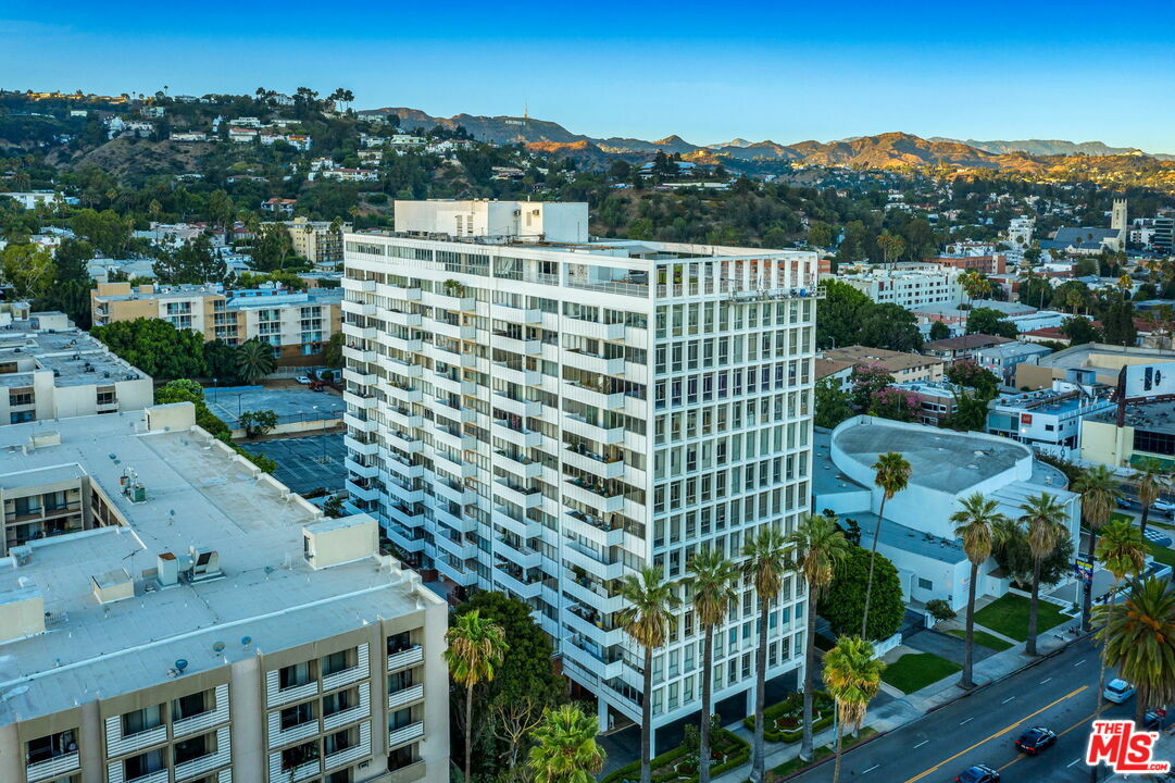 Property Photo: 7135 Hollywood Blvd CA 90046