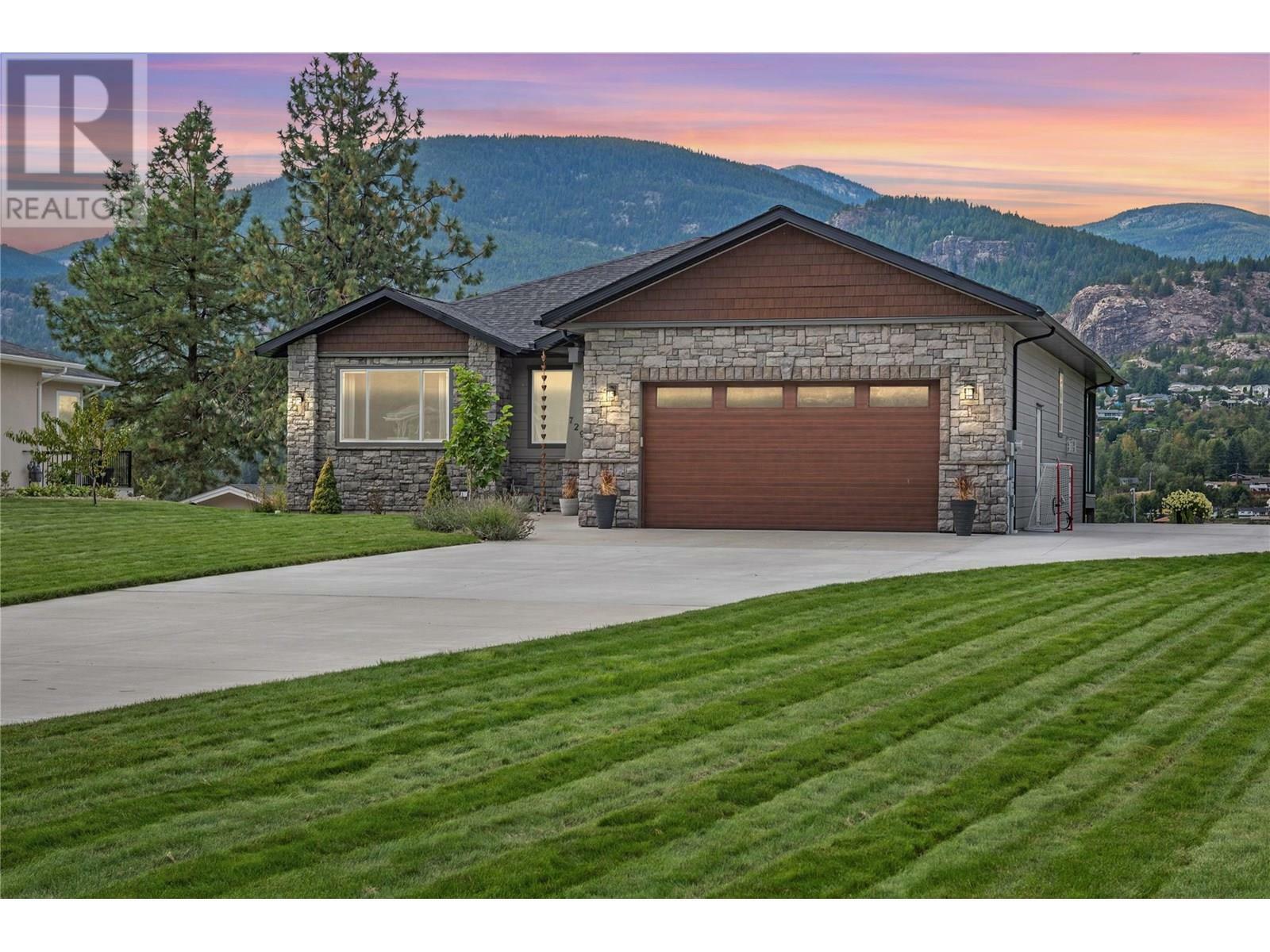 729 Prairie South Road  Castlegar BC V1N 4K6 photo