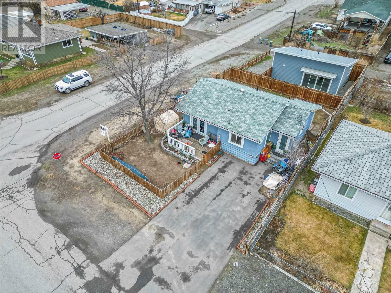 1074 Surrey Avenue  Kamloops BC V2B 1R2 photo