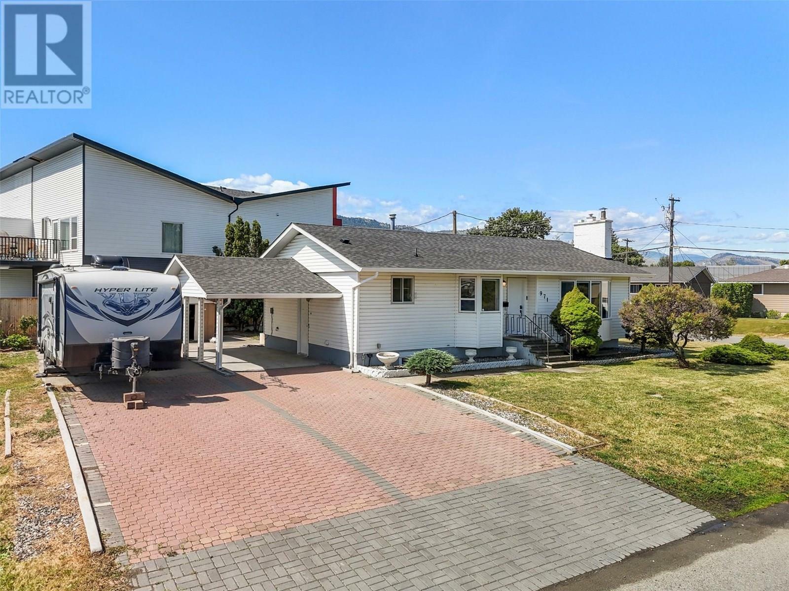 Property Photo: 971 Kirkland Place BC V2B 3Y7