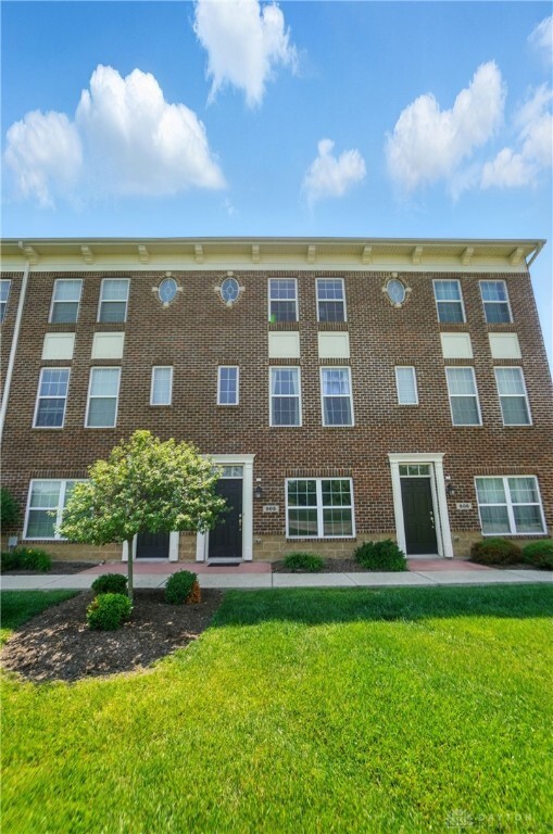 Property Photo: 905 Brownstone Row OH 45066