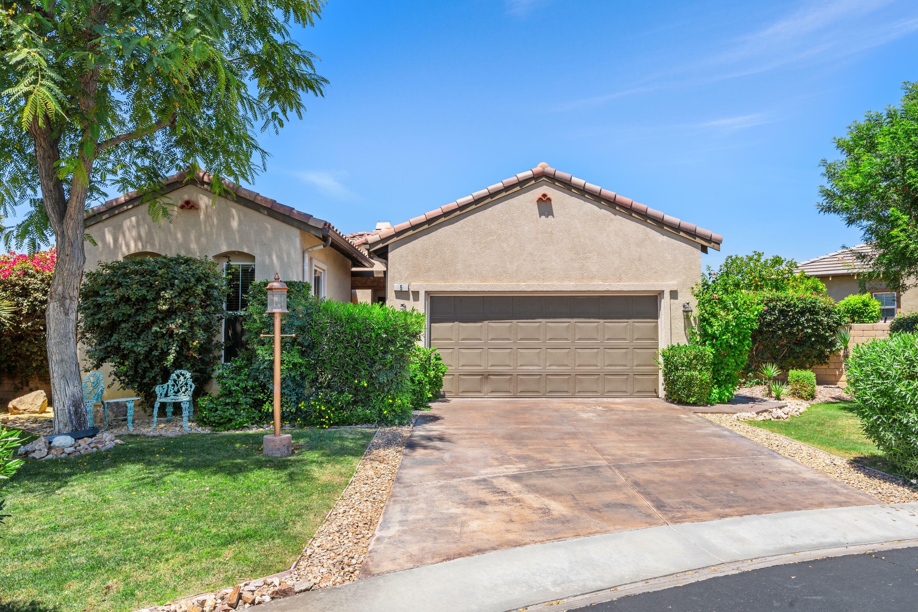 Property Photo: 5 Lake Louise Court CA 92270