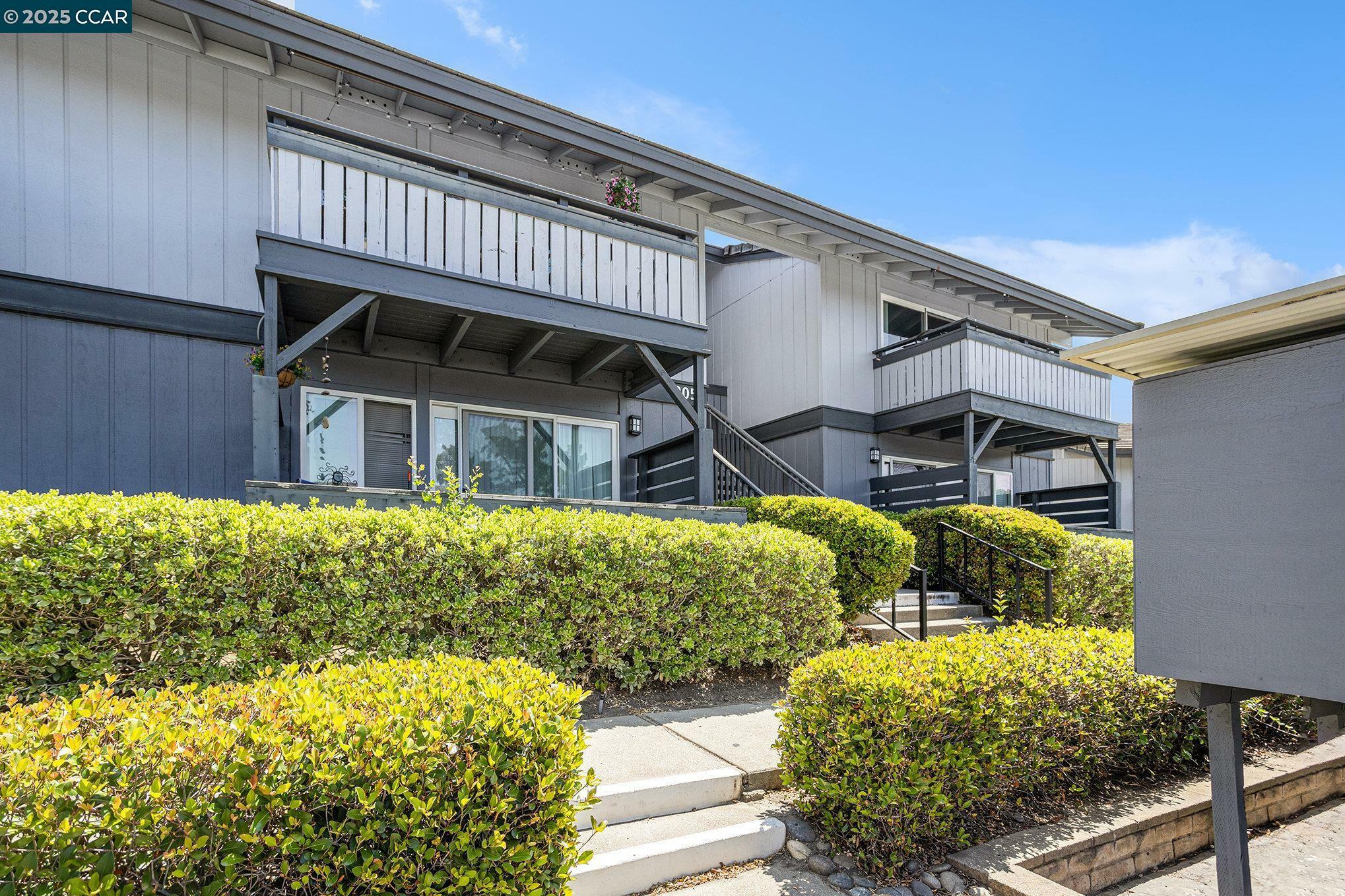 Property Photo: 205 Masters Ct 3 CA 94598