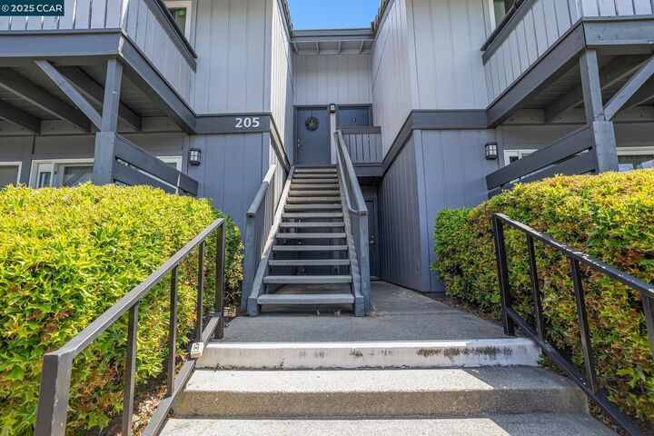 Property Photo: 205 Masters Ct 3 CA 94598