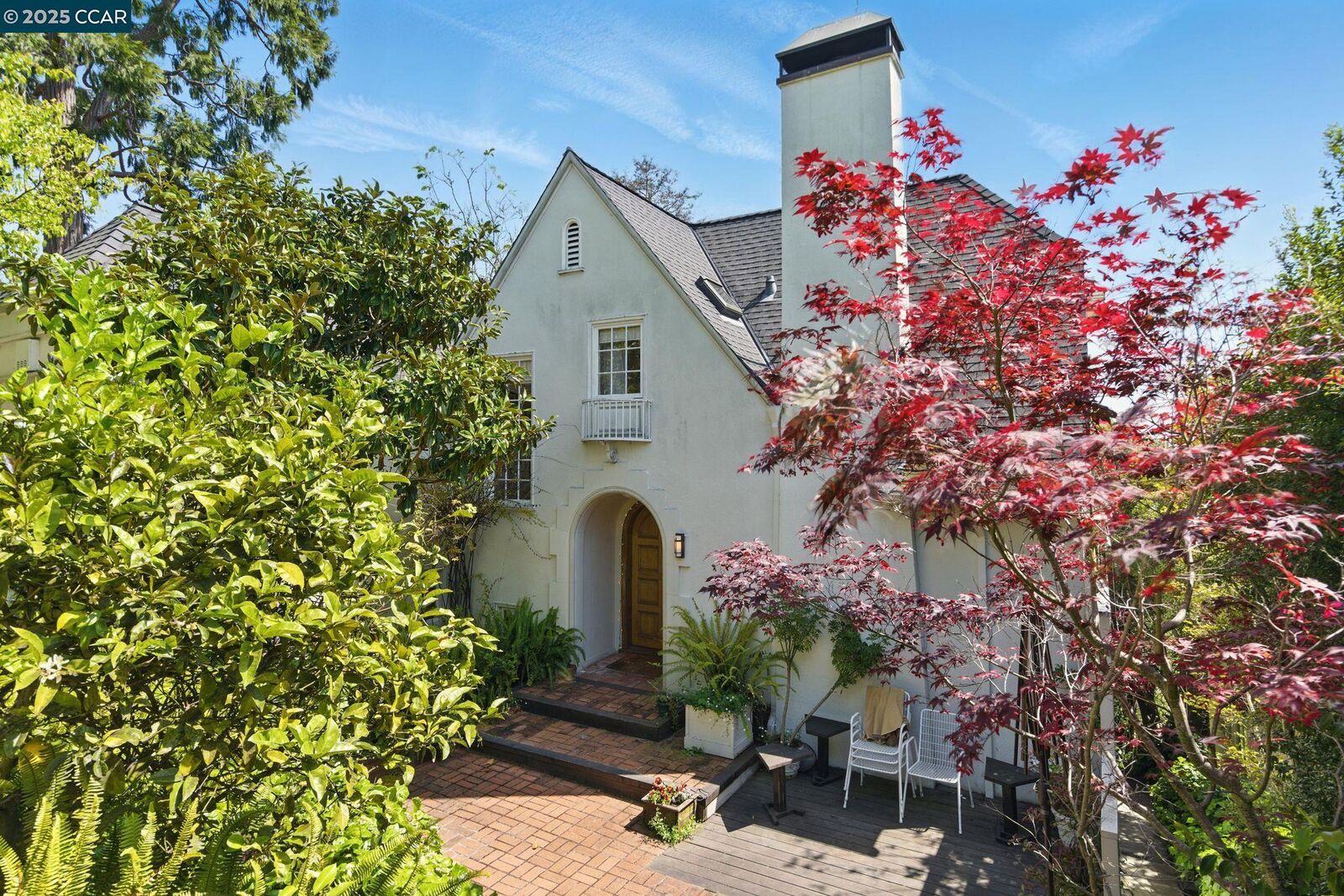Property Photo: 200 Hillcrest Rd CA 94705