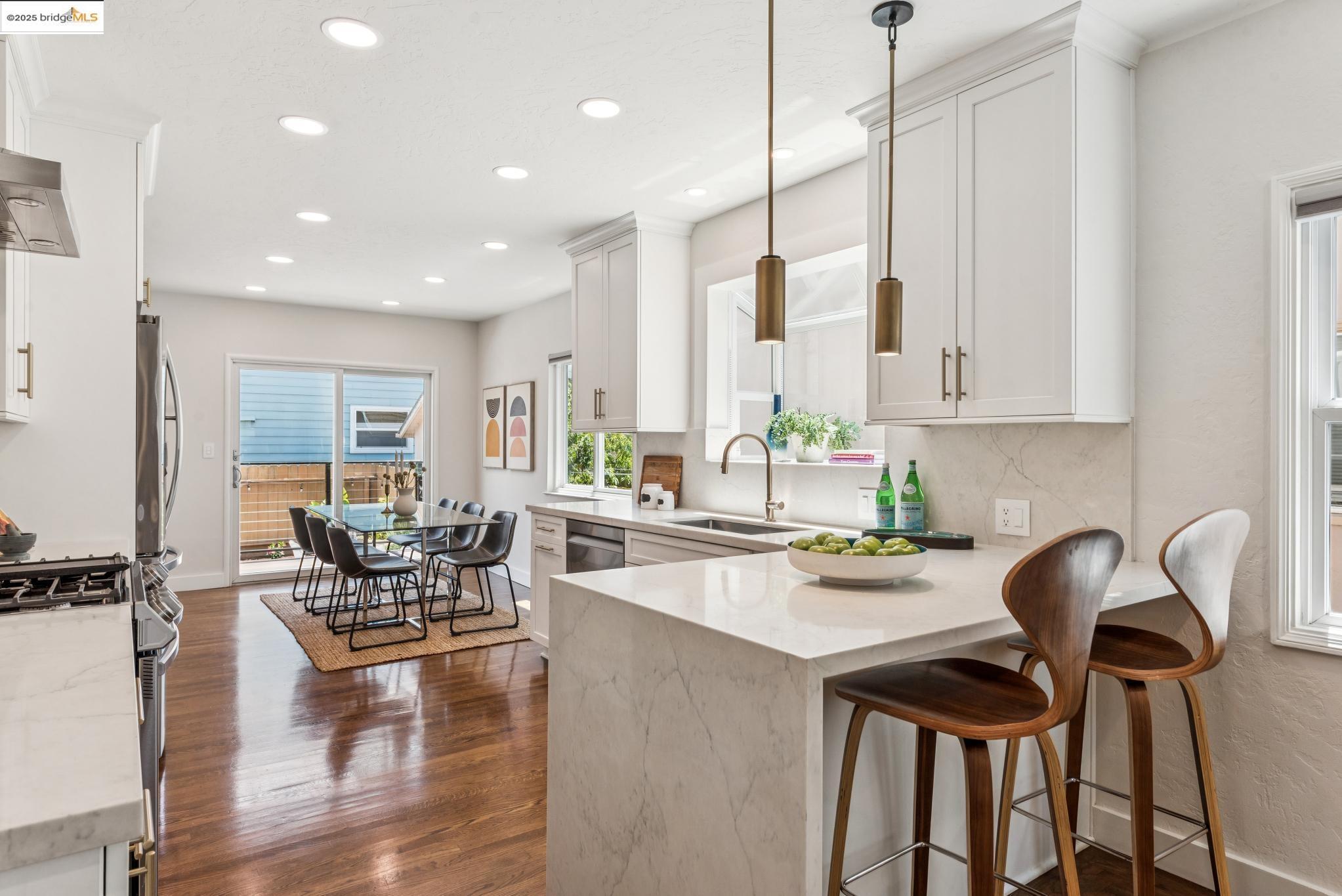 Property Photo: 1026 Court St CA 94501