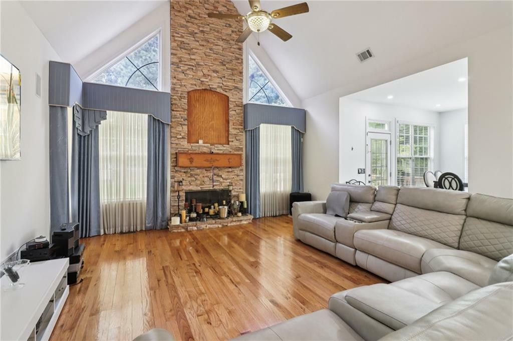 Property Photo: 3223 Thornecreek Drive GA 30135